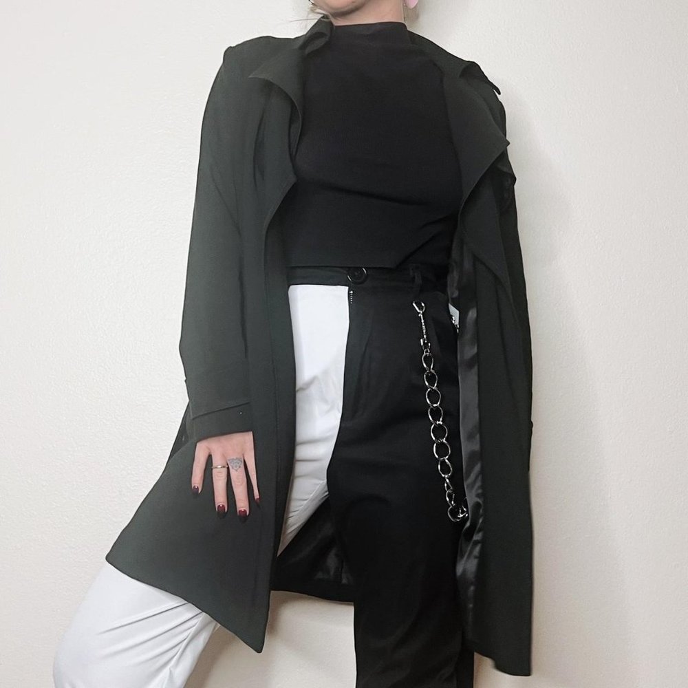 TINY BLACK FRONT TIE FITTED PETTICOAT ❆